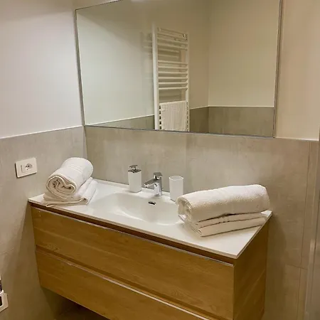 New Residenza Le Essenze - I 7 Laghi Apartamento Erba